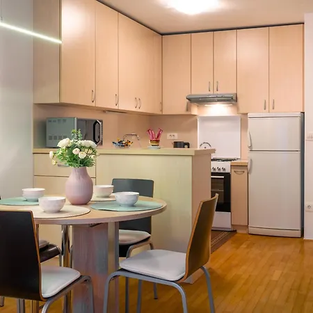 Family Lea-sleeps 4, Free Parking Apartment Laibach