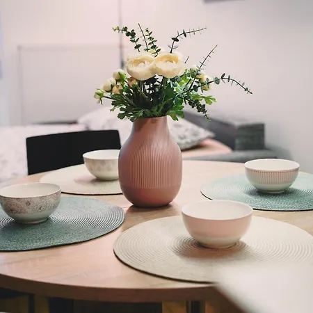Apartment Family Lea-sleeps 4, Free Parking