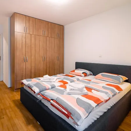 Family Lea-sleeps 4, Free Parking Apartment Laibach